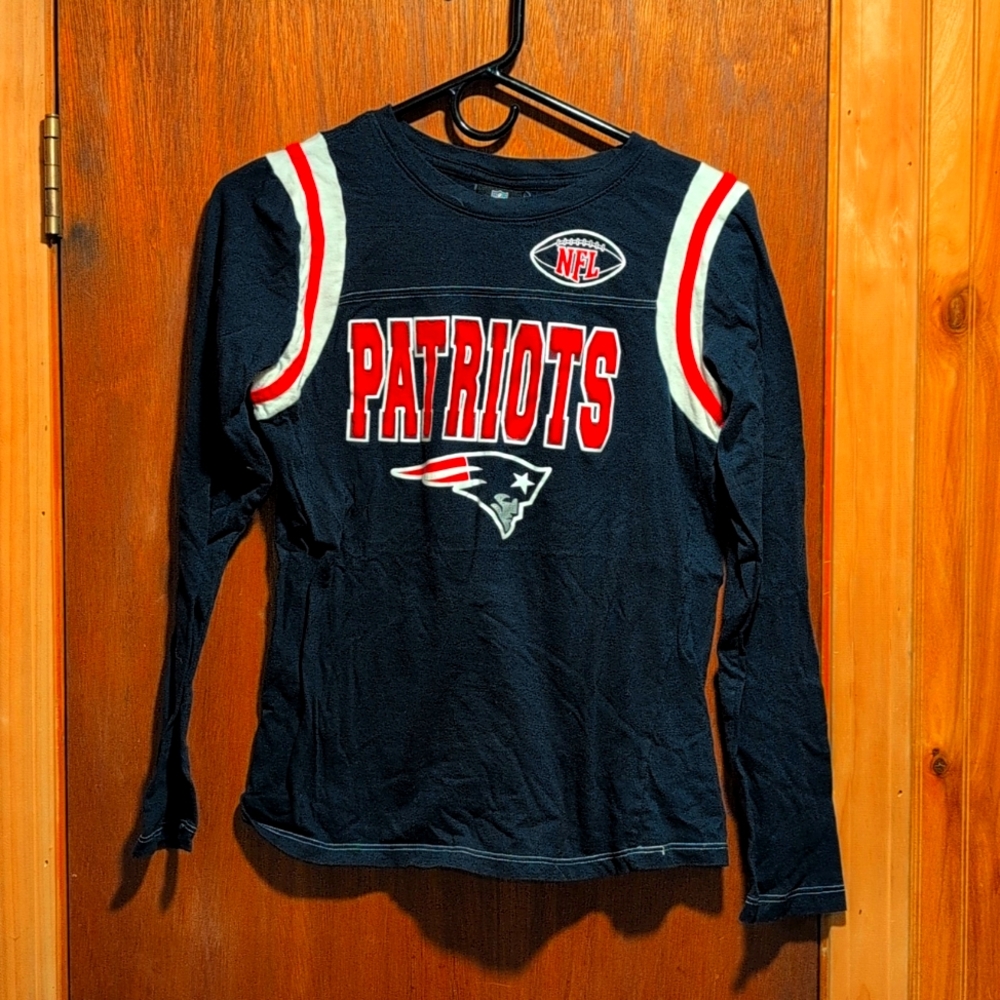 NFL Team Apperal Women's long sleeve Patriots shirt
